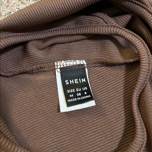 One-shoulder Crop Top - Picture 3 of 3